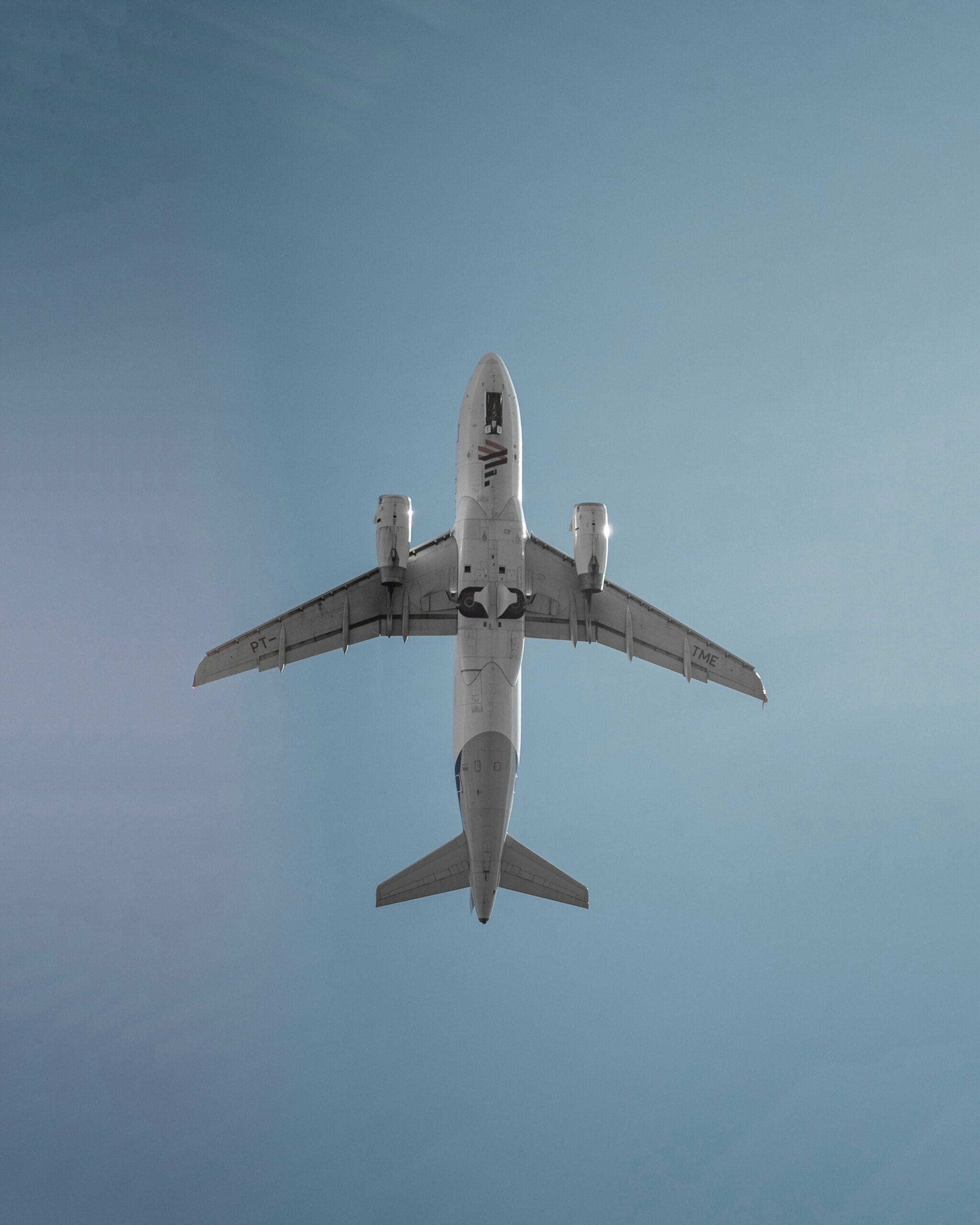 Passengers sharing reactions to United Flight UA770 diversion on social media